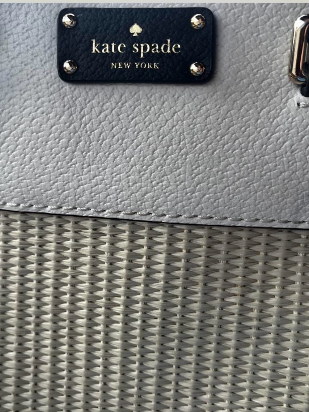 Kate Spade purse with black straps 🖤🤍 - Picture 2 of 7
